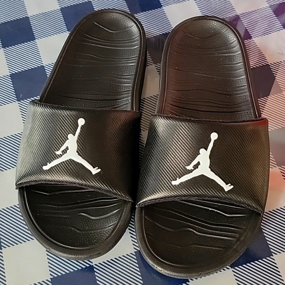 Boys Jordan slides
